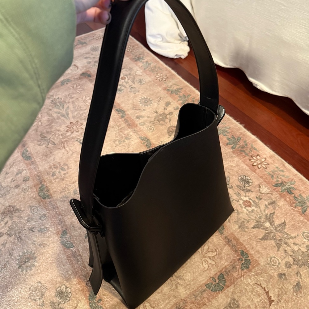 Faux leather tote with buckles - Picture 2 of 6